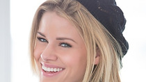 Teen hottie Jessa Rhodes sits on Johnny Sins face