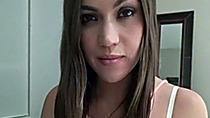 Babe Alyssa makes your head tingle