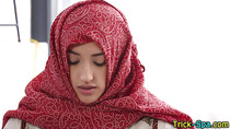 Muslim babe gets massaged
