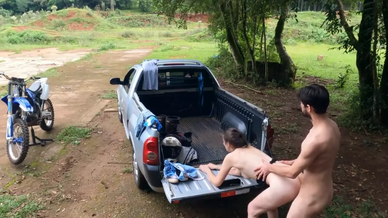 Horny Couple Real Sex In The Country Amateur Videos imagen