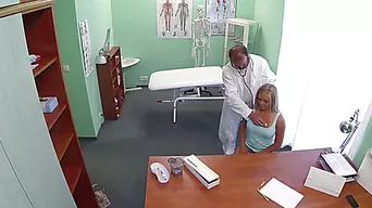 Hot blonde Jenna gets banged by her doctor in the table to try his sperm to get pregnant